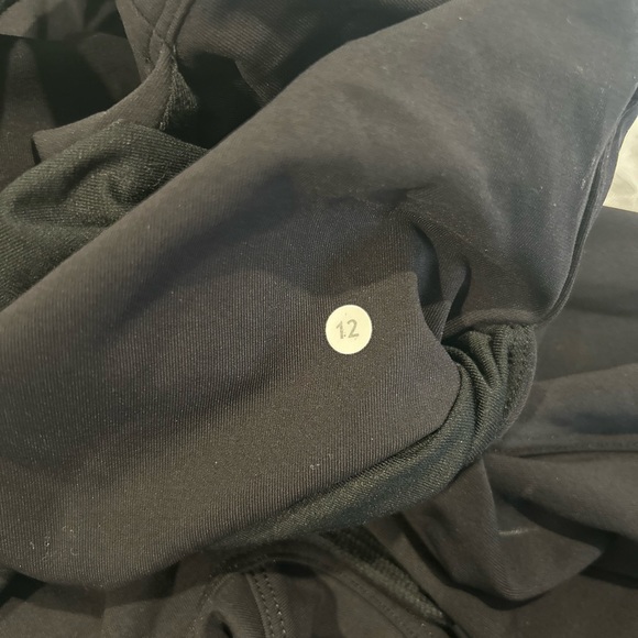 Lululemon sz 12 draw string sleek day or night stretch trouser. - Picture 3 of 4